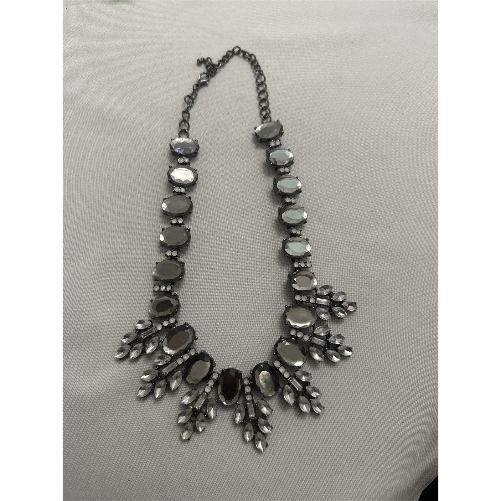 Vintage Glass Rhinestone Aurora Borealis 15 Necklace 40$